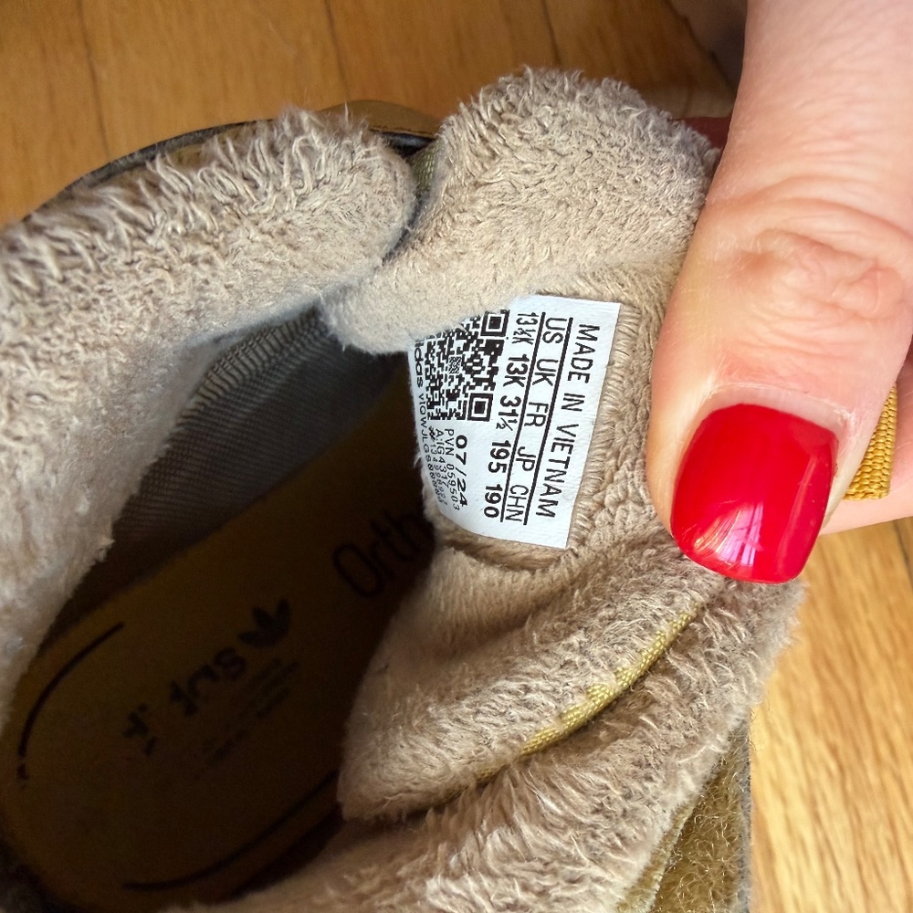 Adidas boots - Picture 6 of 6